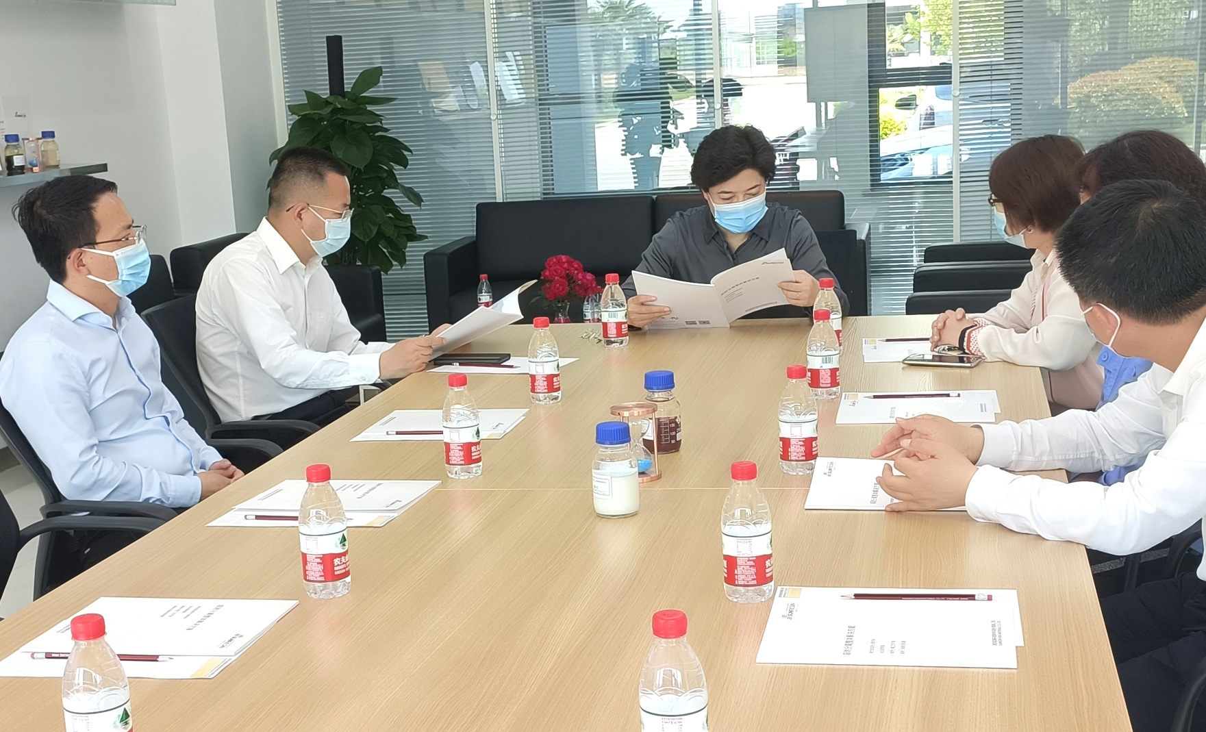 西安市委副书记赵璟一行调研高陵yp街机电子产业园