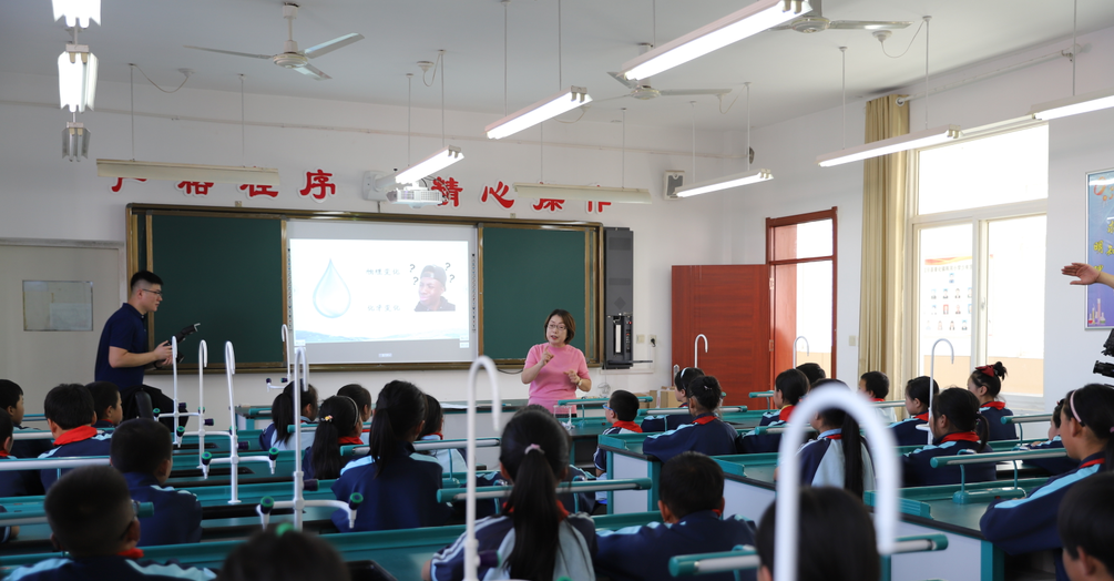 “yp街机电子科技·与爱同行”关爱乡村儿童爱心科普进校园公益活动