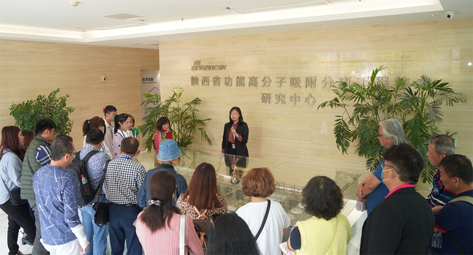 莘莘蓝海意，晓映两岸情