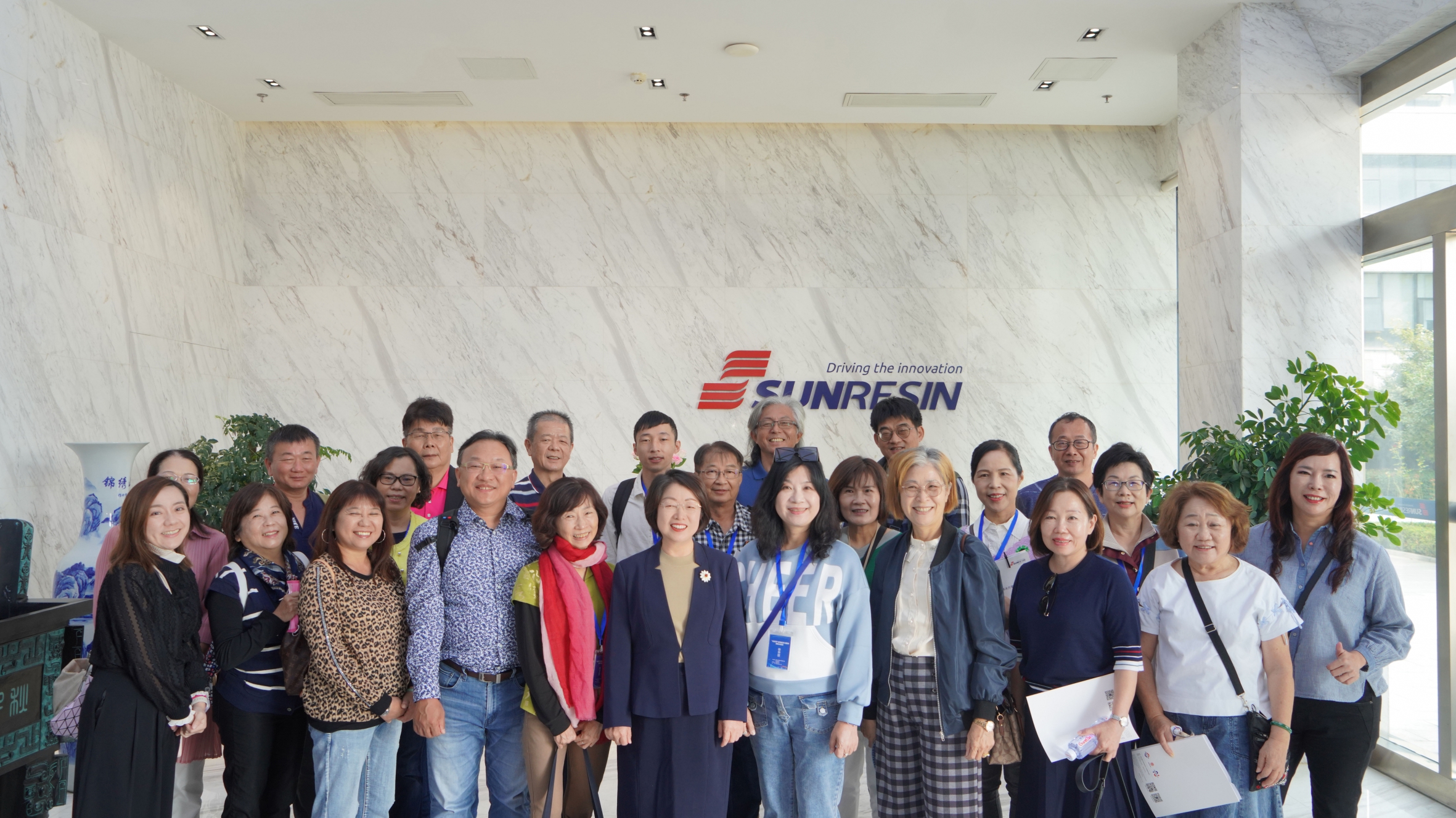 莘莘蓝海意，晓映两岸情